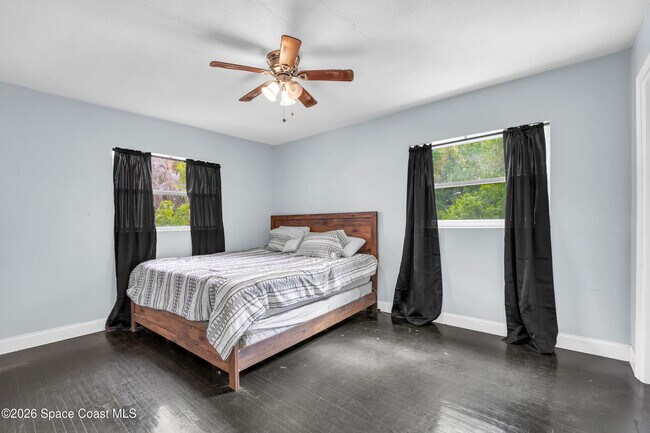 Building Photo - 1306 S Lakemont Dr
