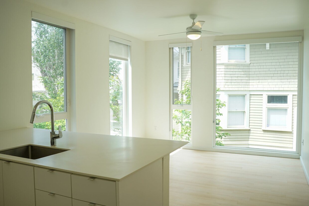 Foto principal - Modern 2nd Floor Corner Studio with D/W & ...