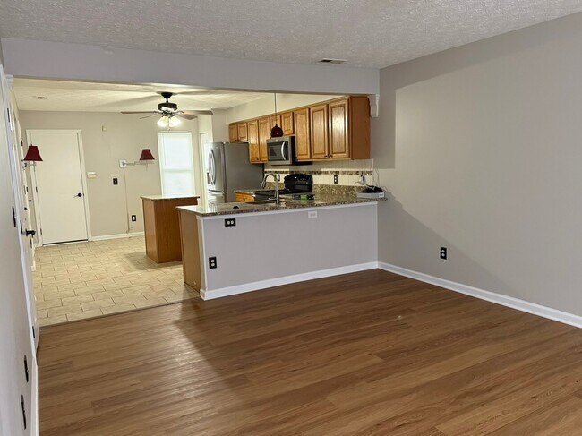 Foto del edificio - 4215 Bowman Meadow Dr