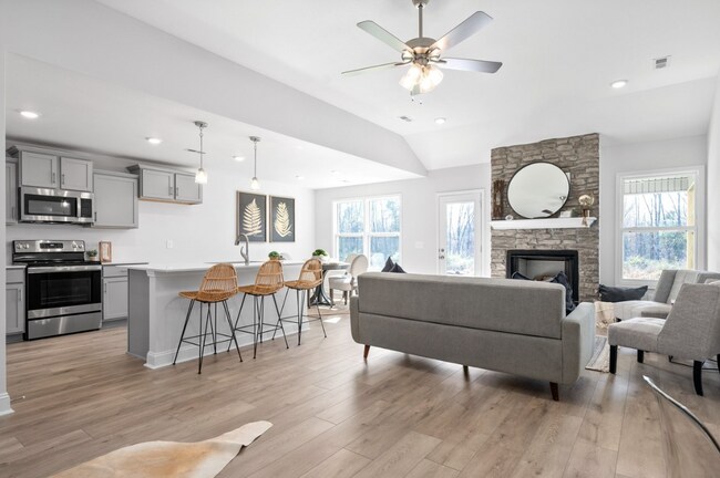 Foto del edificio - Beautiful Cherry Fields Home with Modern Layout & Neighborhood Amenities