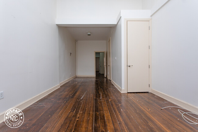 Building Photo - 361 Graham Ave
