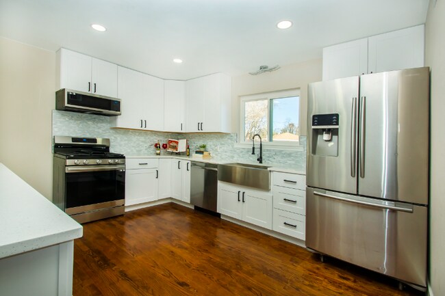Foto del edificio - 2817 Crest Ridge Dr