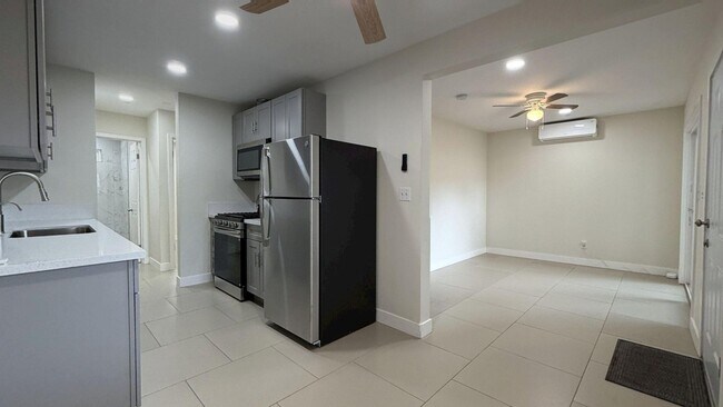 Building Photo - 3980 Cedar St