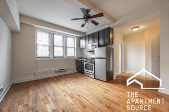 Building Photo - 4737 N Hermitage Ave