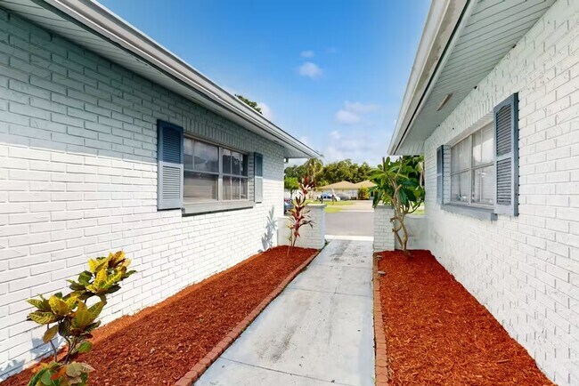 Building Photo - 4015 Audubon Dr