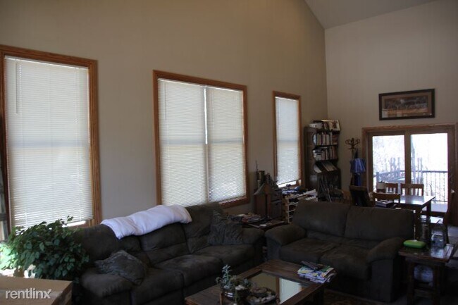 Building Photo - 3 br, 2 bath Townhome - 1338 Haley Ct.