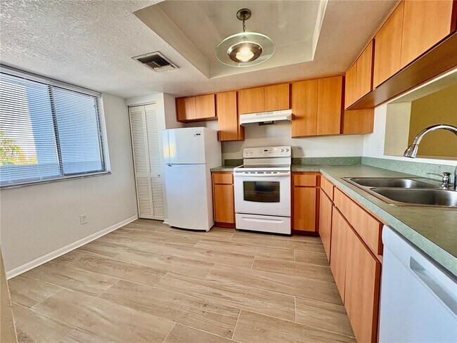 Foto del edificio - 201 W Laurel St