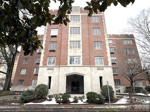 Building Photo - 301 W 10th St