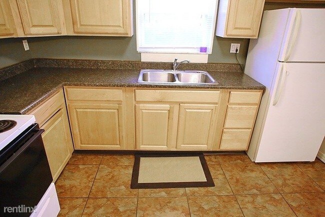 Building Photo - 2 br, 1 bath Apartment - 190 Noble Avenue 1