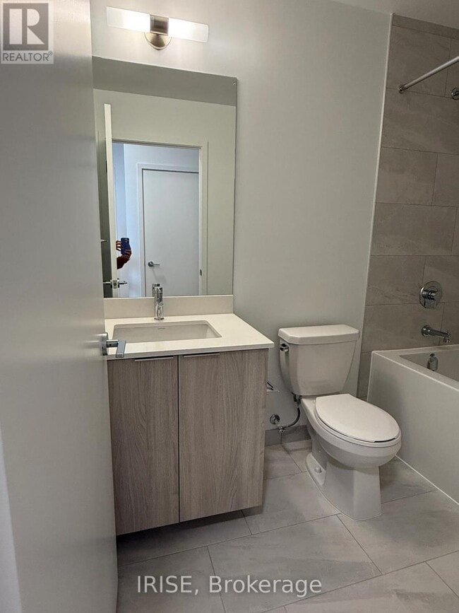 Building Photo - 395 Square One Dr