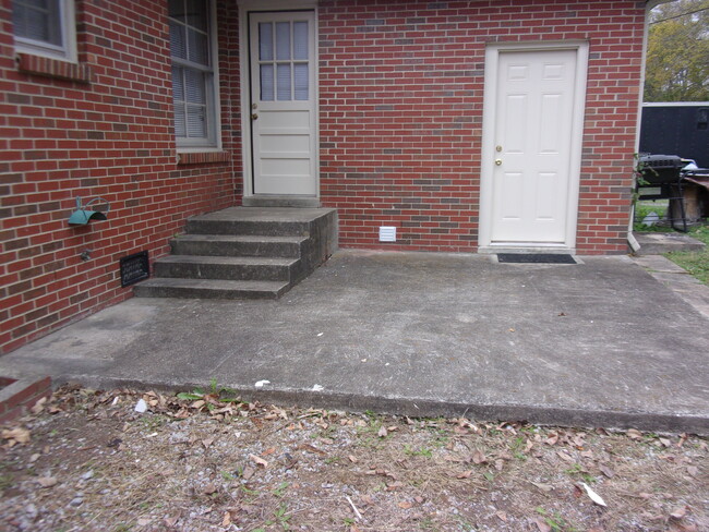 Foto del edificio - 109 Hankins Dr