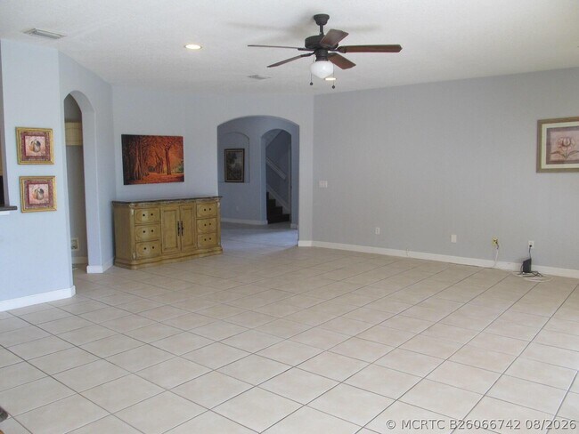 Building Photo - 10682 Old Hammock Wy