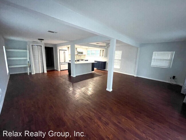 Foto del edificio - 2 br, 1 bath House - 4111 Sarasota Ave