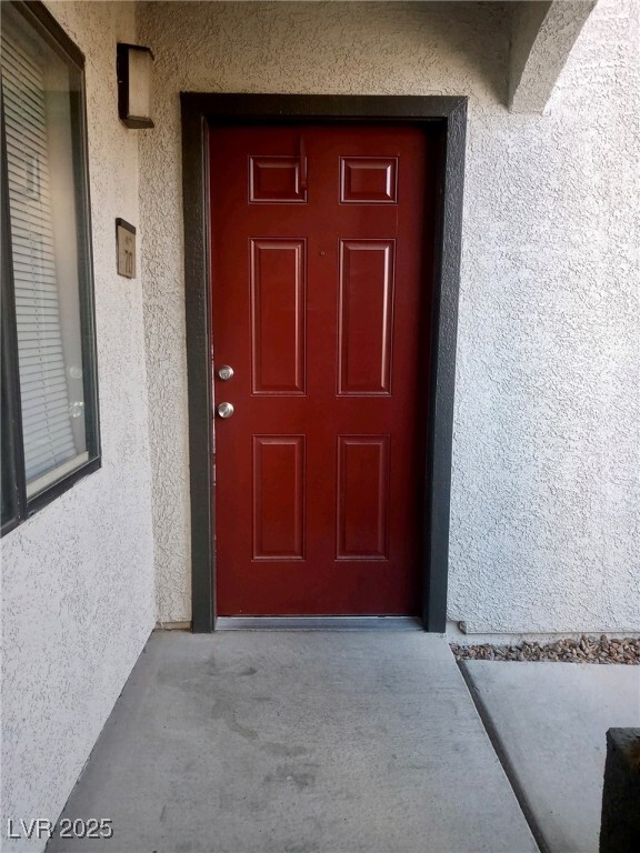 Building Photo - 950 Seven Hills Dr
