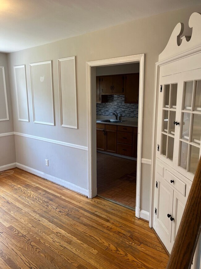 Foto del edificio - Spacious 3-Bedroom Towson Townhome with Of...