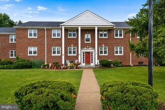 Building Photo - 121 Cherry Parke