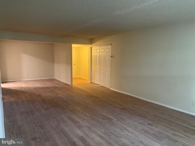 Building Photo - 7700 Tremayne Pl