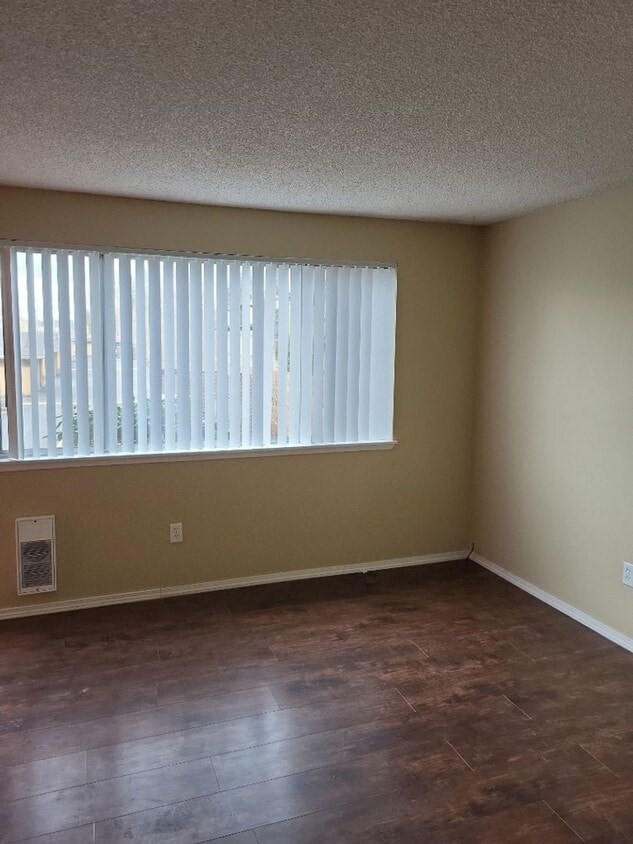 Charming Two Bedroom Close to Downtown Vancouver !! - Charming Two Bedroom  Close to Downtown Vancouver !!