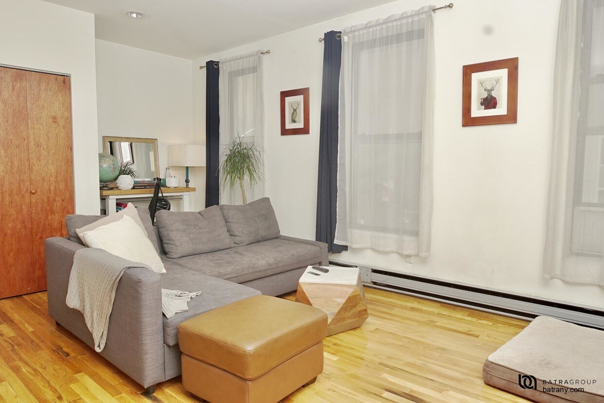 Primary Photo - 723 Third Avenue