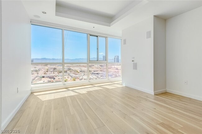 Building Photo - 4575 Dean Martin Dr