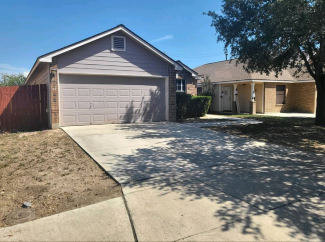 Building Photo - 8719 Laguna Falls