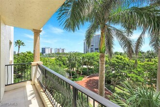 Building Photo - 8720 Bay Colony Dr