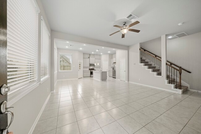 Building Photo - 8734 Laurel Crest Dr