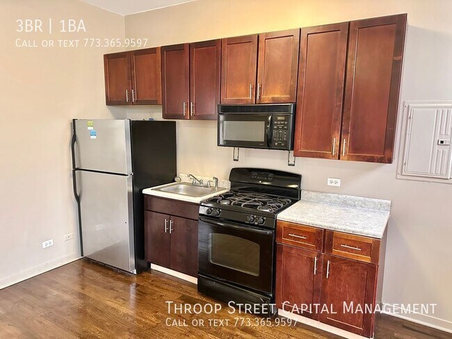 Foto del edificio - Spacious 3Bed 1Bath