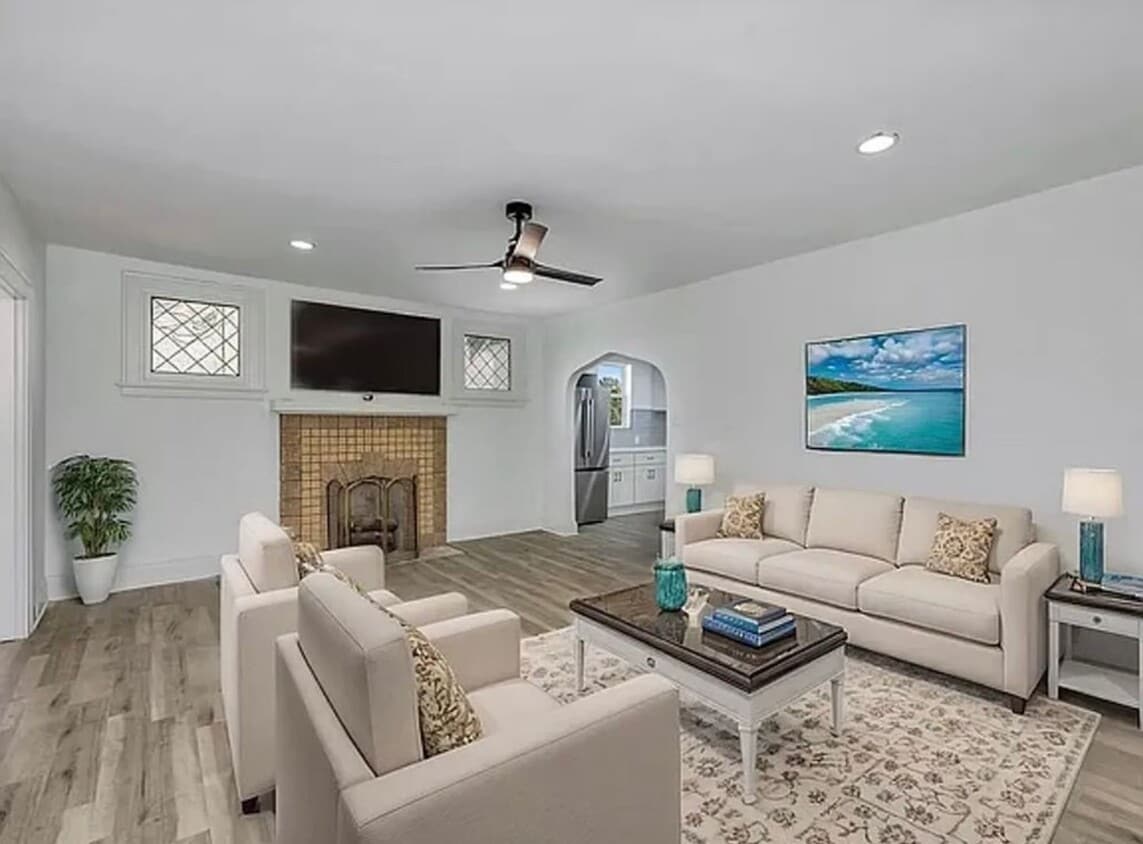 Building Photo - Coming Soon_ Renovated 5 bd/ 2 bth House in Norwood!