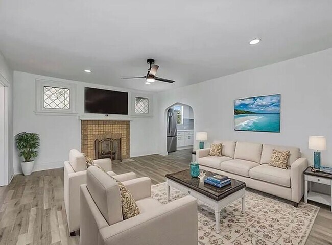 Foto del edificio - Coming Soon_ Renovated 5 bd/ 2 bth House in Norwood!