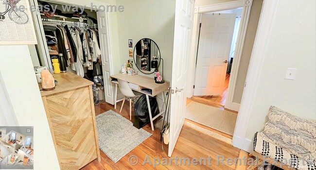 Building Photo - 103 Marion St