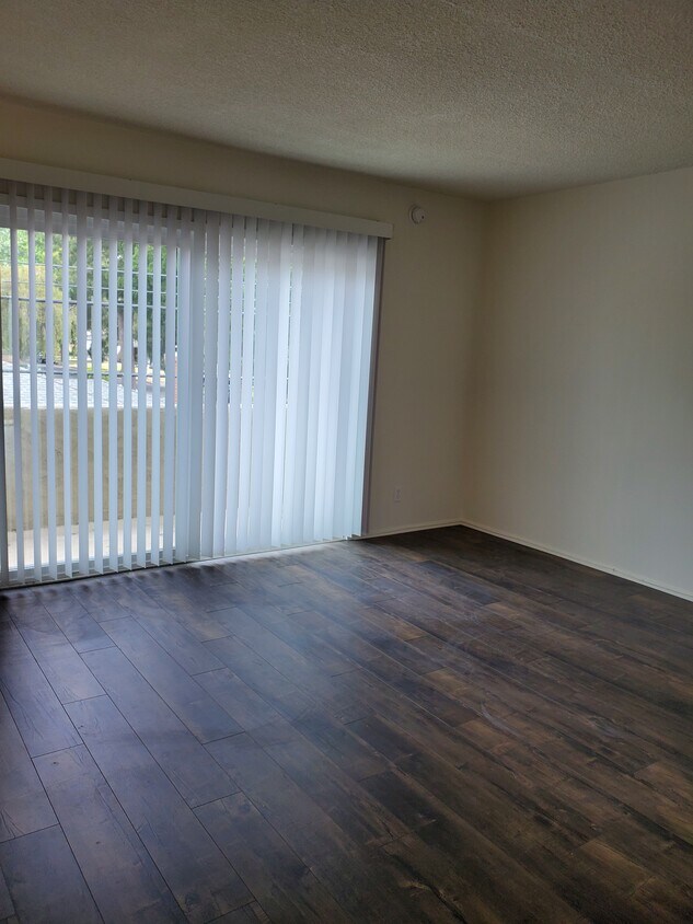 Foto principal - 11755 National Blvd
