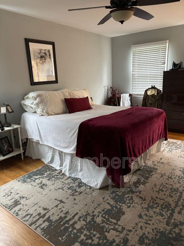 Foto del edificio - 7430 Hallcrest Dr