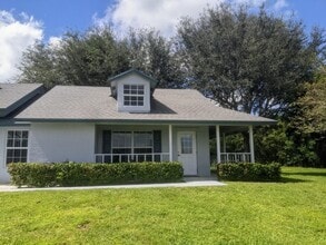 Building Photo - 819 Cindy Cir Ln