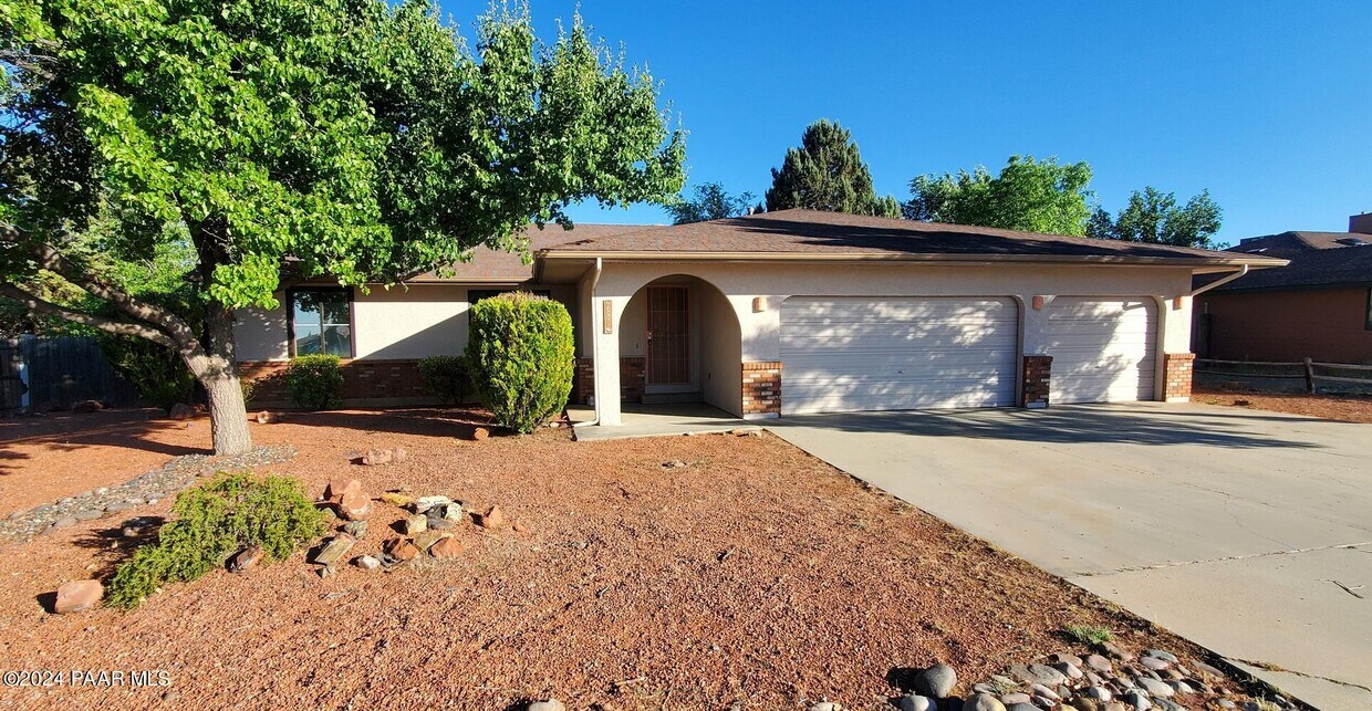 7261 E Sunflower Ln, Prescott Valley, AZ 86314 House Rental in