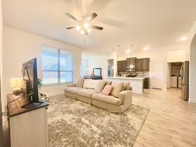 Building Photo - 2914 Bobcat Dr
