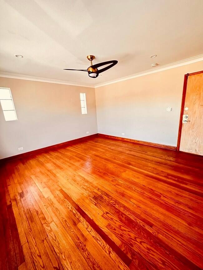 Foto del edificio - 2823 W 71st St