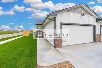 Building Photo - 2026 N Reece St