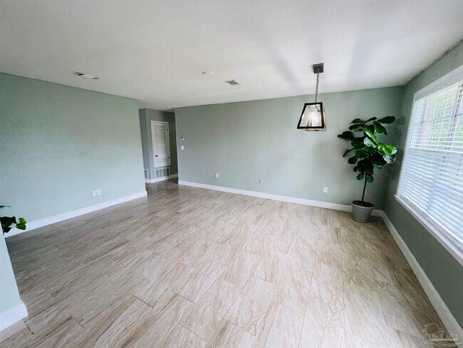 Building Photo - 6425 Duquesne Dr