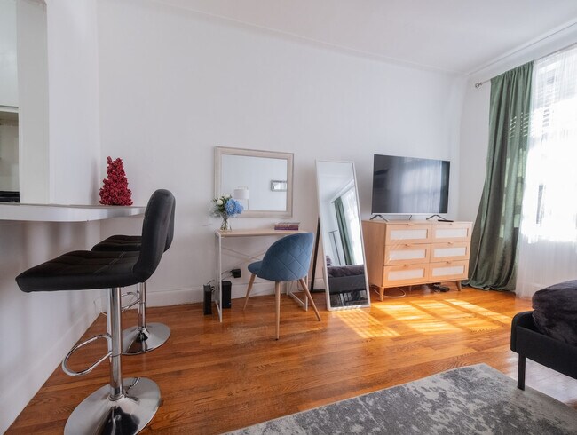 Foto del edificio - 328 E 74th St