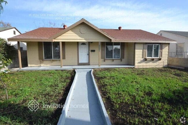 Building Photo - 10821 Rosecrans Ave