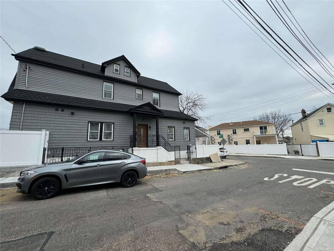 Primary Photo - 142-55 122nd Ave