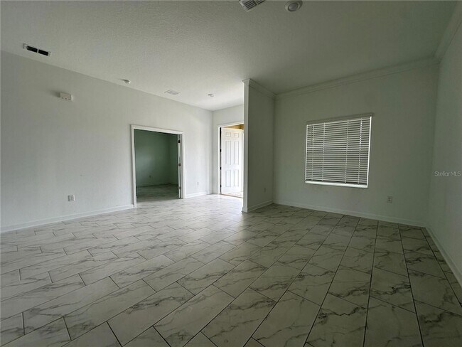 Foto del edificio - 8855 Fallen Oak Dr