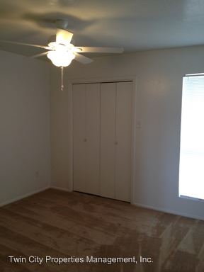 Building Photo - 2602 Pecan Knoll St
