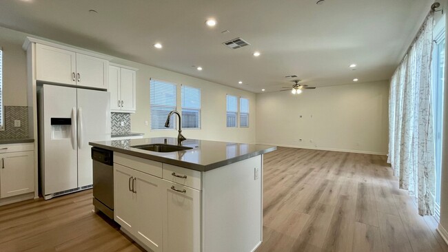 Building Photo - Single-Level 3-Bedroom House in Righetti R...