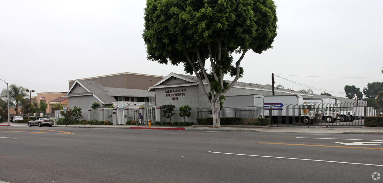 Primary Photo - Palm Garden Apartments