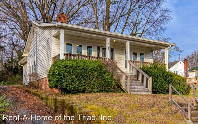 Building Photo - 3 br, 1 bath House - 1106 Highland Ave