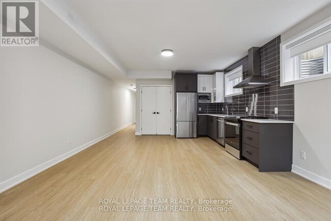 Building Photo - 49 Grosvenor Ave