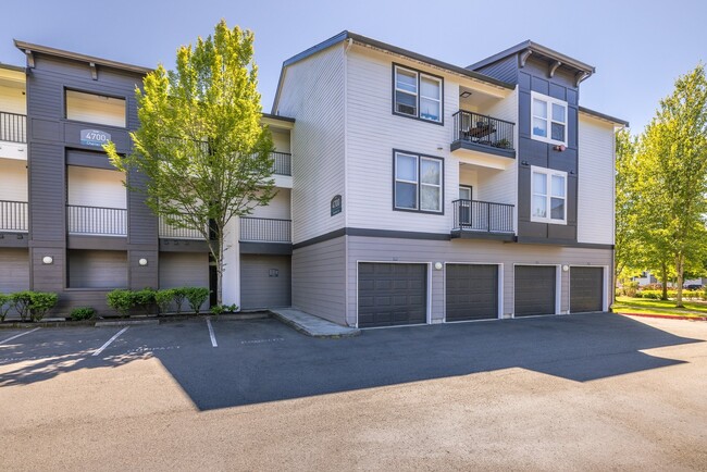 Building Photo - Bella Terra