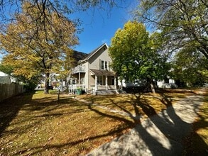 Building Photo - 338 S Quincy St